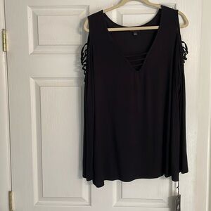 Rock & Republic Cold Shoulder Long Sleeve Black Top